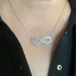 Colar em prata com infinito e nome