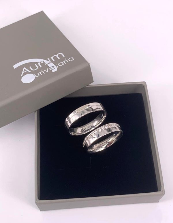 aliança 4 mm c friso e pedras 2