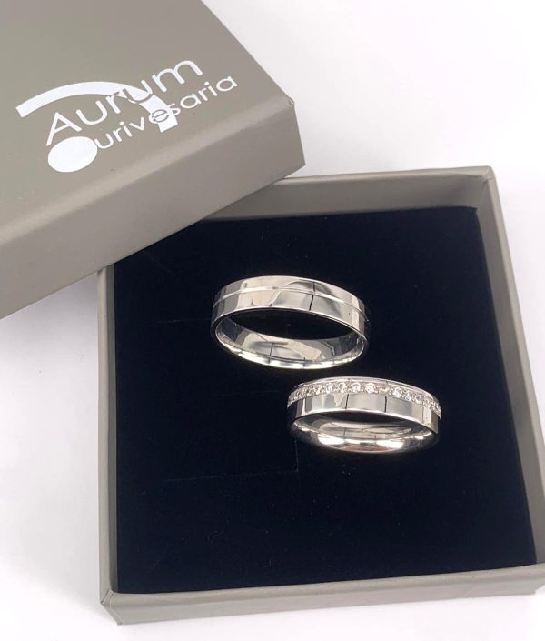 aliança 4 mm c friso e pedras 3