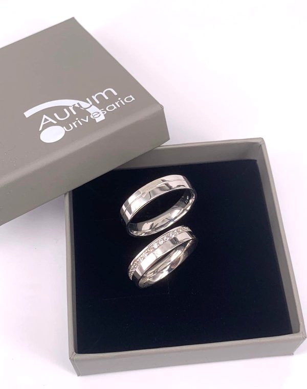 aliança 4 mm c friso e pedras